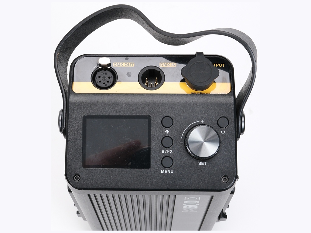 Godox M600D 600W LED Video Işığı   <img src="../../../view/img/yildiz-4.png"